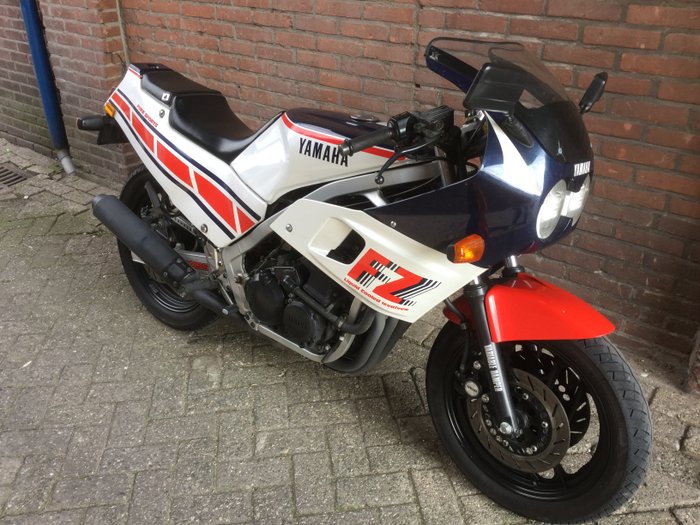 Yamaha YZF 400