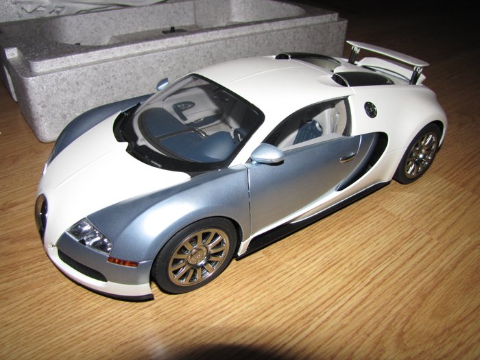 Bugatti Veyron фарфор