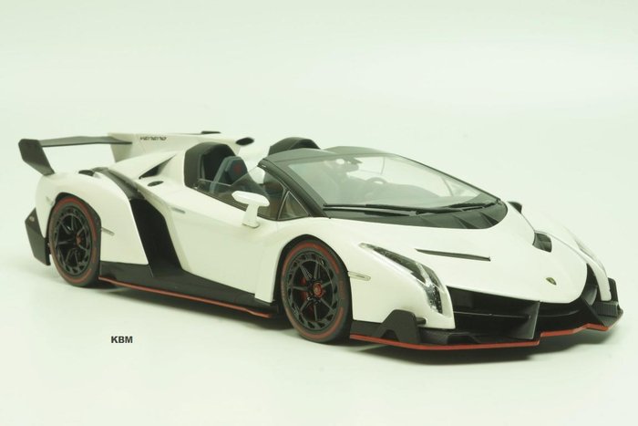 Lamborghini Veneno Roadster White