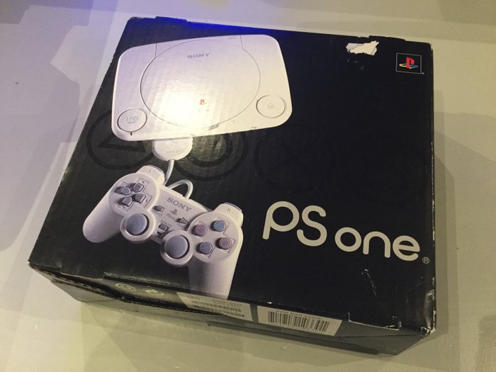 Ps box. Sony PS one SCPH-102. PS 1 SCPH 102. Sony PLAYSTATION 1 SCPH 1000 коробка. Sony PS one SCPH-102 пломба.