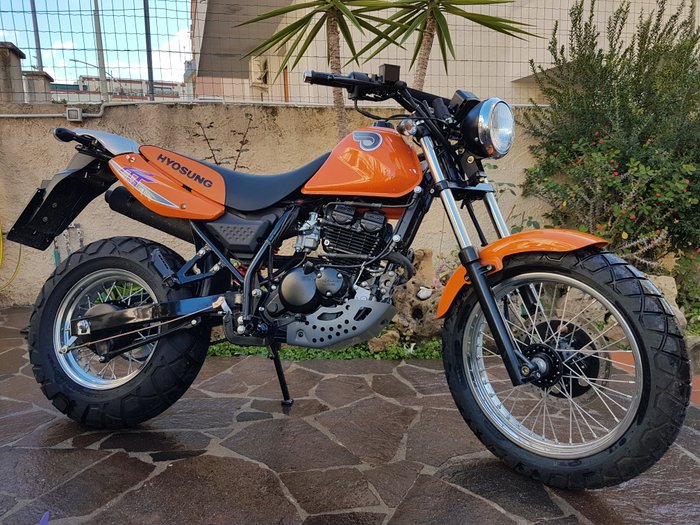 Hyosung RT 125 Karion