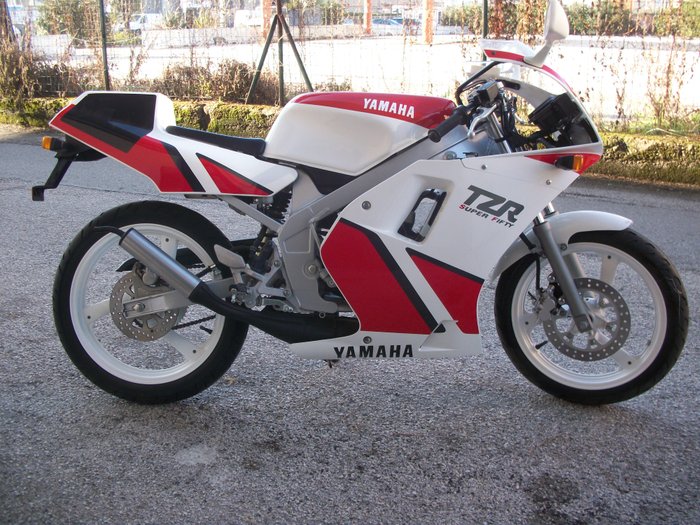 Ests 50. Ямаха ТЗР 50. Yamaha TZR 50 двигатель. Yamaha 50cc. Yamaha 125 1989.