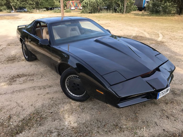 Pontiac Firebird 86