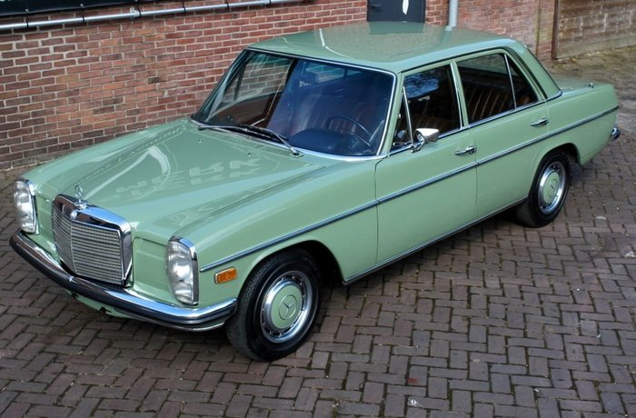 Mercedes Benz w114