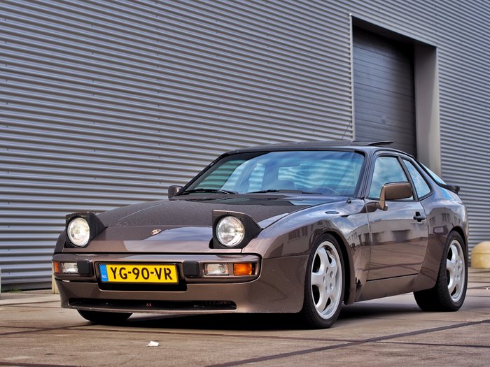 Porsche 944 1982