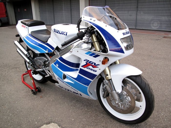 Suzuki RGV Gamma