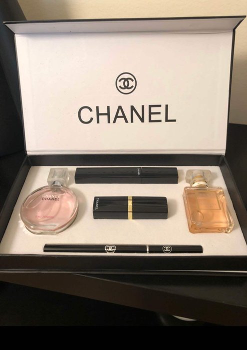 Chanel gift box Magnetic Pin – Rose Shadow Collection