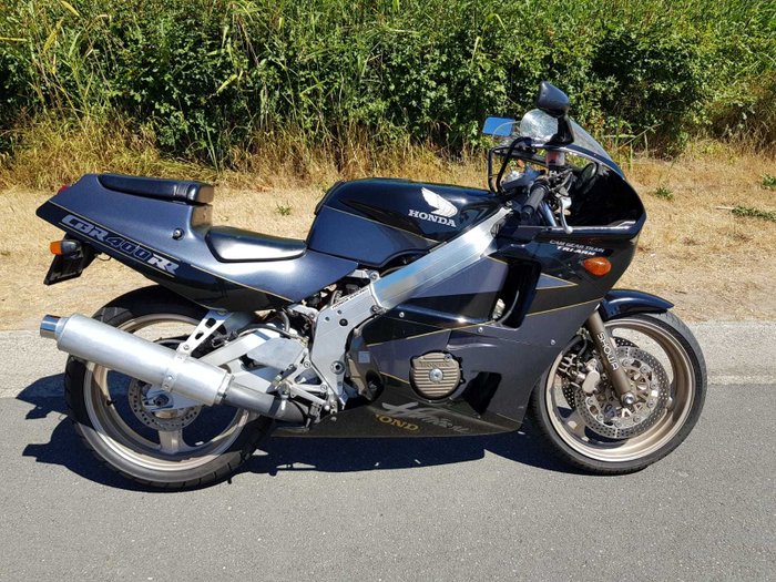Honda cbr400rr nc29