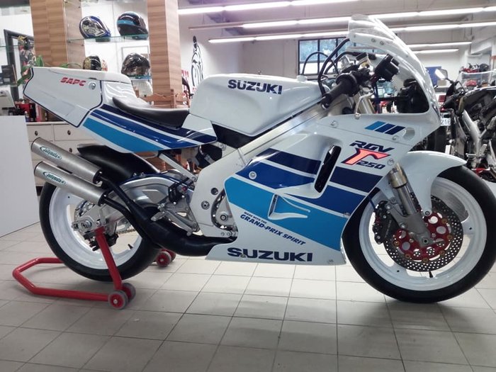 Suzuki RGV Gamma