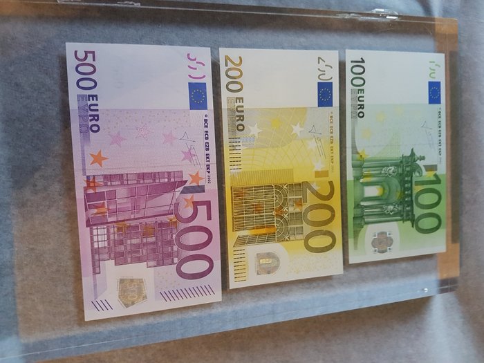 500 евро купюра принимают. Купюра 500 евро. Новые купюры евро. Евро нового образца. Изображение 500 евро купюры.