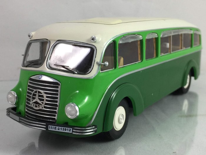 Mercedes Benz lo3500 Bus