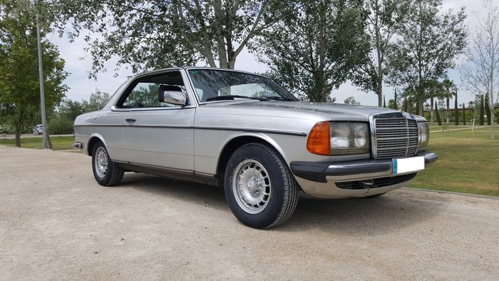 Mercedes 230