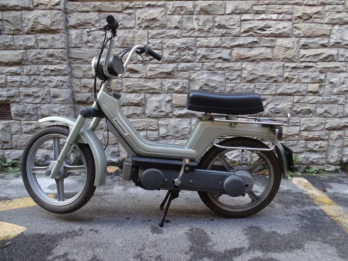 Piaggio 70