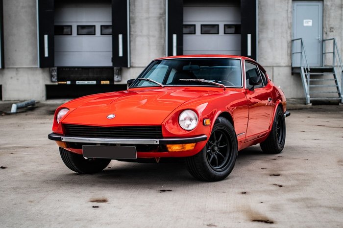 Datsun 240z Р¶С‘Р»С‚С‹Р№