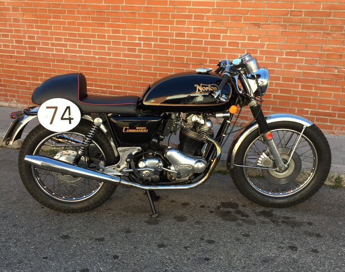 Norton Commando 952