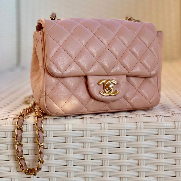 Chanel - Chanel Mini Timeless Classic Flap Bag in Baby Pink Lambskin  Shoulder bag - Catawiki