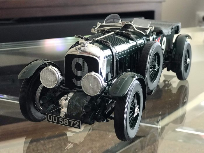 Bentley litre 8 на хелуин