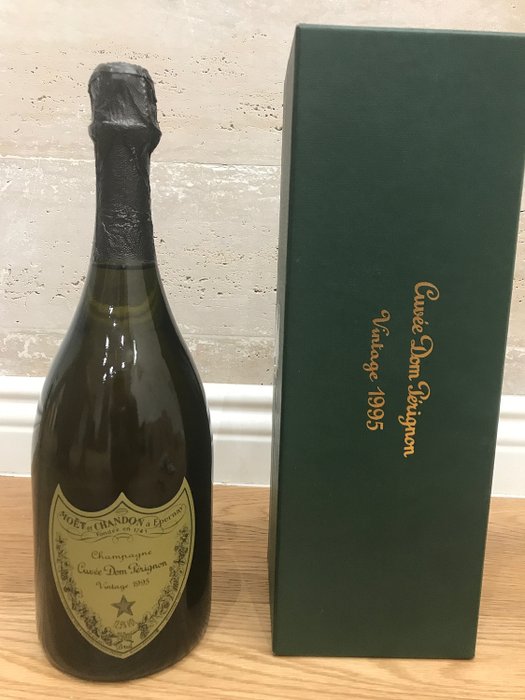 Dom caudron шампанское. Шампанское dom Perignon 1995. Шампанское dom Perignon Vintage 1995. Dom Perignon Vintage Brut. Cuvee dom Perignon Vintage 1995.
