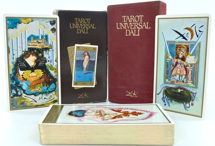 Таро дали. Salvador Dali Universal Tarot. Salvador Dali Tarot Universal Gold Edition. Таро дали Taschen. Таро Сальвадора дали подарочное издание.