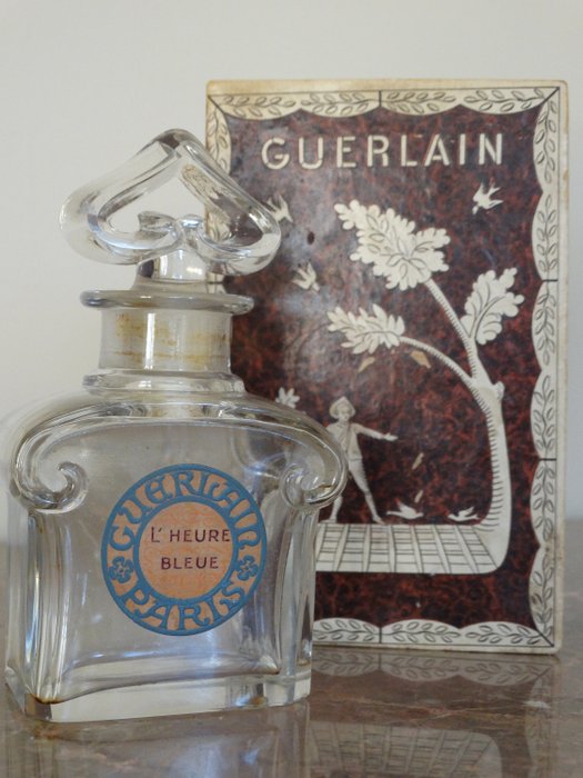 Guerlain - L'Heure Bleue - Baccarat crystal bottle - 1912 with box -  Catawiki