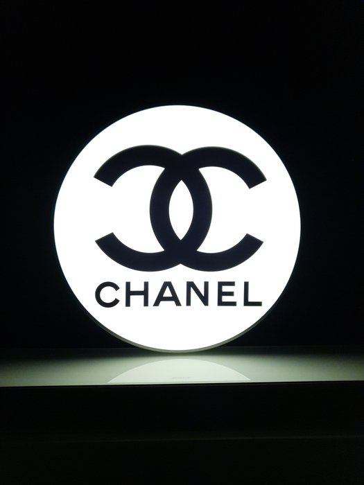 Backlight Publicity Sign - Round Chanel illuminated Sign - Big Size -  Aluminium - Catawiki