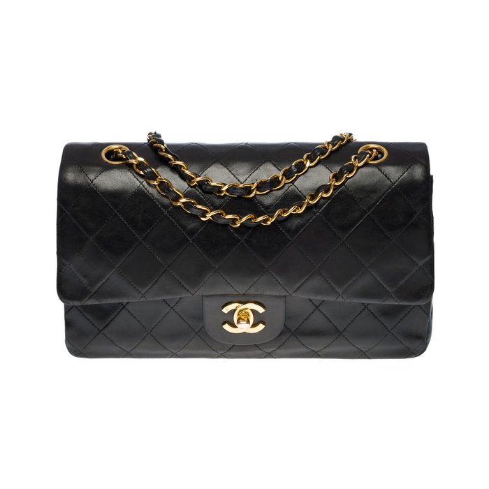 Timeless Chanel Classic Double Flap Medium Black Lambskin Gold Leather  ref.802996 - Joli Closet