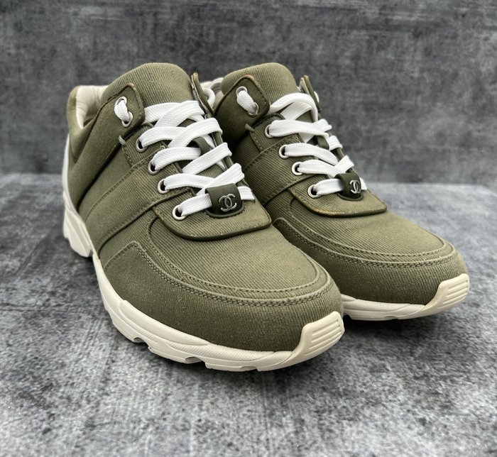 Chanel - Sneakers - Size: Shoes / EU 39 - Catawiki