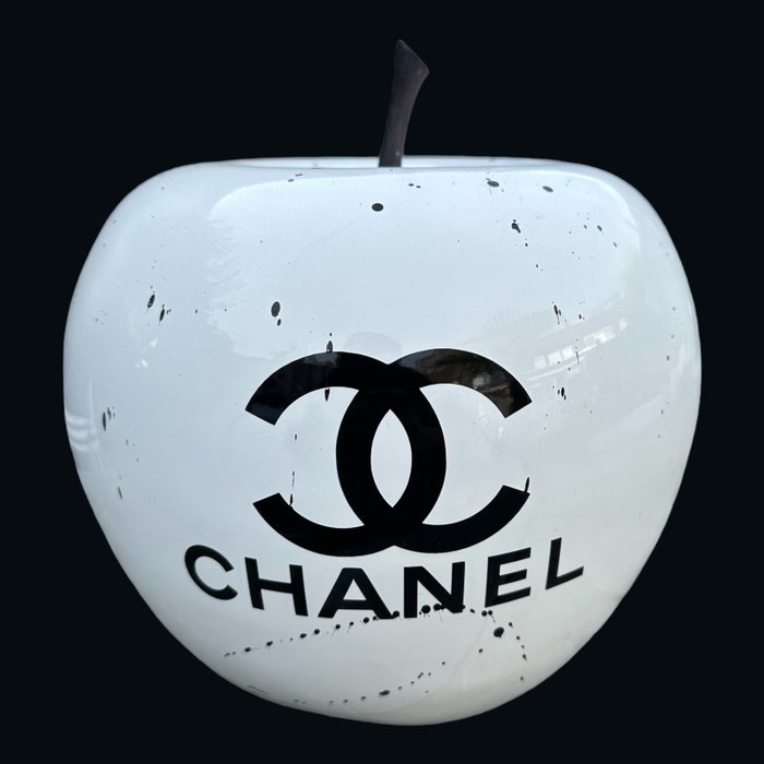 DALUXE ART - Chanel Apple - Catawiki