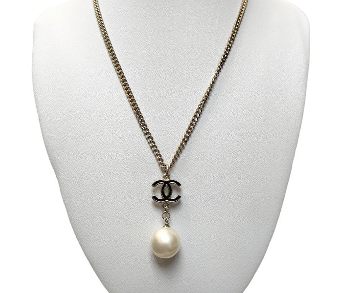 Chanel Faux Pearl CC Drop Choker Necklace - Yoogi's Closet