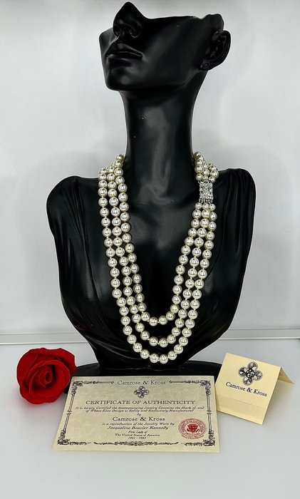 CHANEL Gold-plated, Faux pearl - Necklace - Catawiki