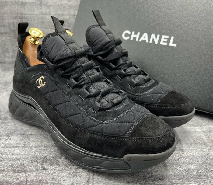 CHANEL trail sneakers in black