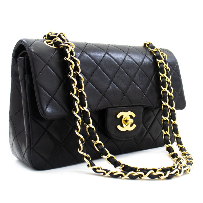 Chanel - Patent Leather Chevron Shoulder bag - Catawiki