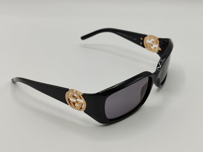 Sold at Auction: CHANEL BLACK FRAME GRADIENT TINT PEARL SUNGLASSES