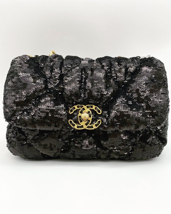 Chanel 19 silk handbag Chanel Multicolour in Silk - 30925406