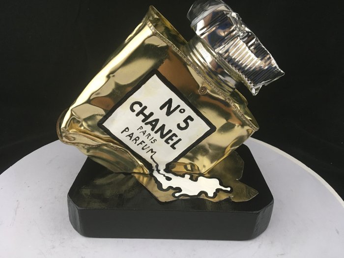 Norman Gekko (XX-XXI) - Big Melting Chanel N.5 GOLD - Catawiki