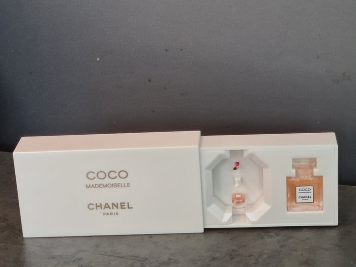 Chanel - Perfume with music box scent - Catawiki