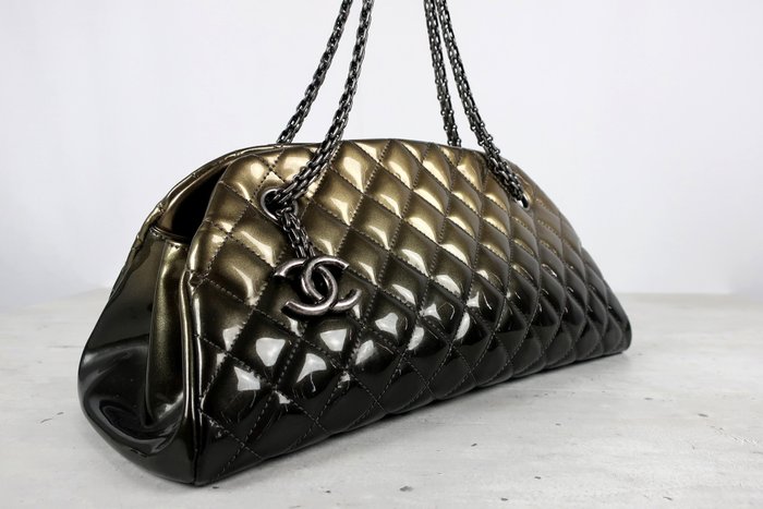 Chanel - Madamoiselle Quilted Patent Shoulder bag - Catawiki
