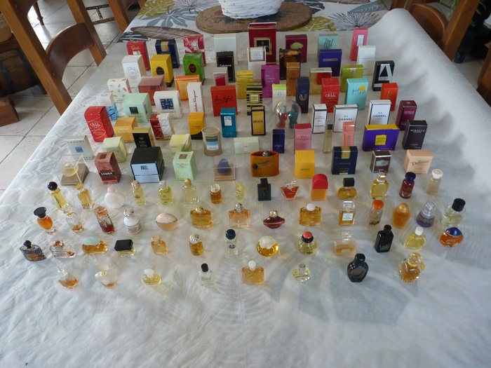 Guerlain, Gaultier, Chanel, Givenchy. - Super collection of 120 perfume  miniatures. - 2000-present - France, Europe. - Catawiki