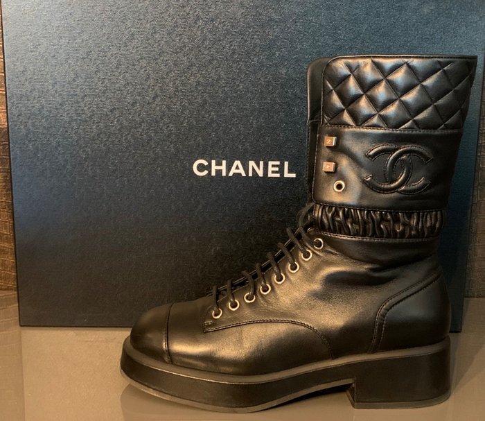Chanel - Lace up Combat - Ankle boots - Size: Shoes / EU 38.5