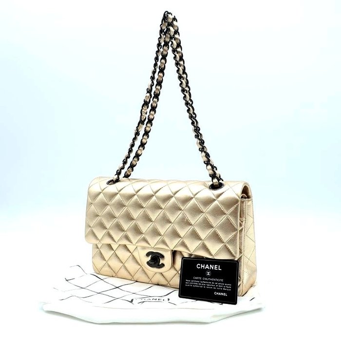 Quilted Chanel purse  Bags, Chanel bag, Bag accessories