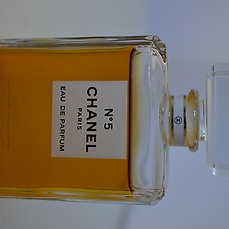 Suite of 3 fake bottles - eau de parfum N° 5 CHANEL Paris - round 1921 -  Catawiki