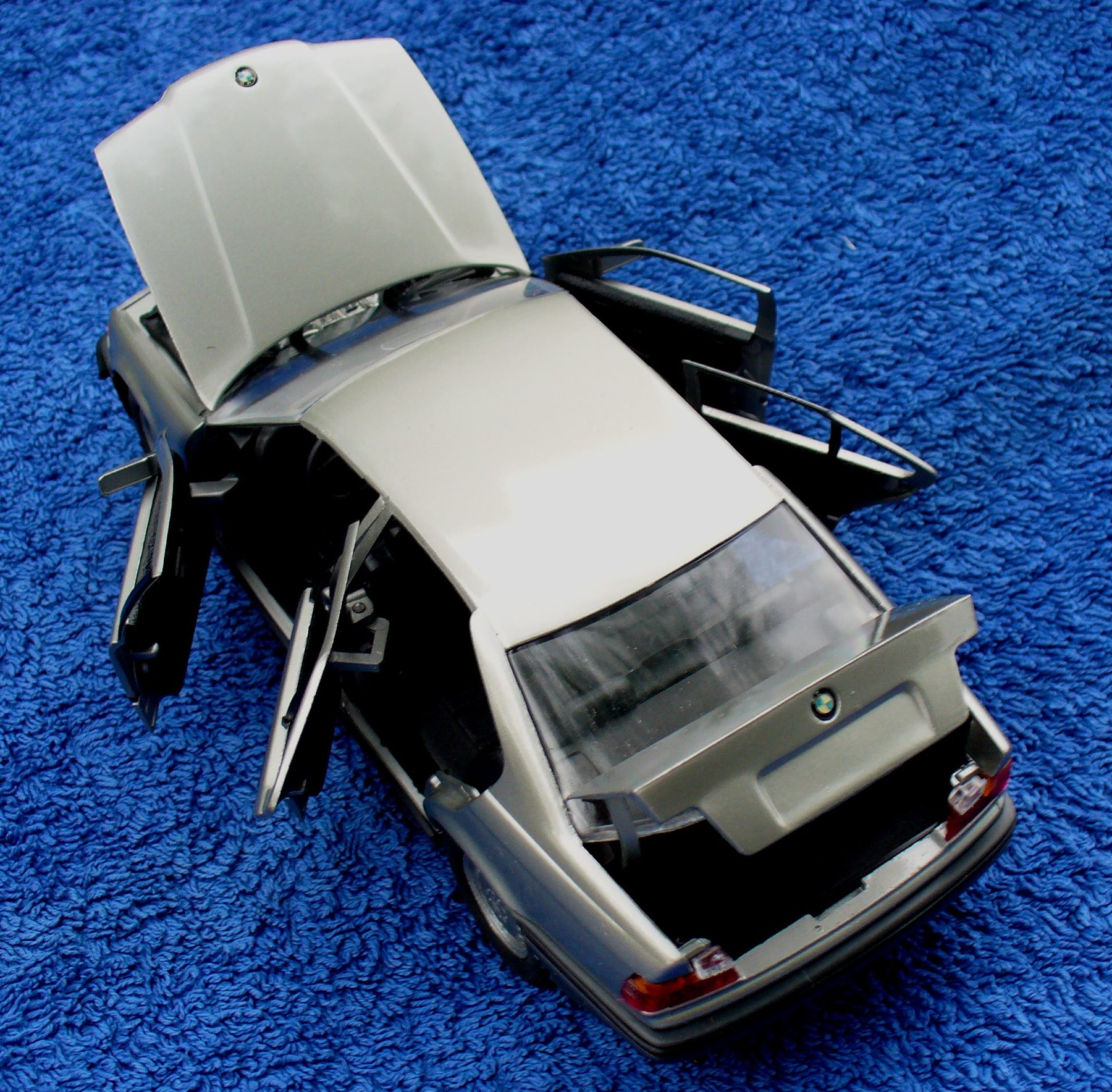 gama-2103-diecast-bmw-325i-in-silver-scale-1-24-catawiki