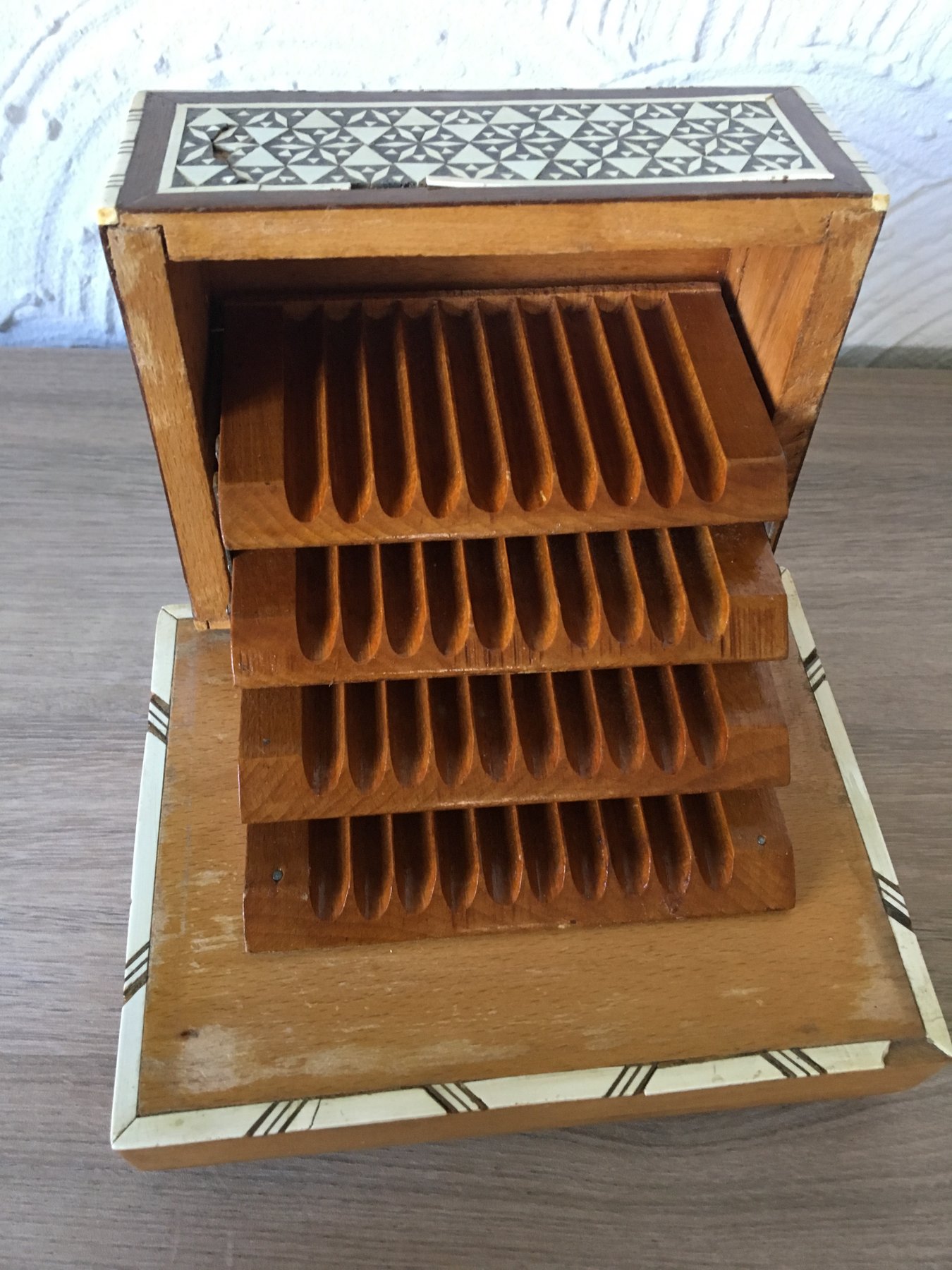 Vintage cigarette music box, 2nd half of 20th century Catawiki