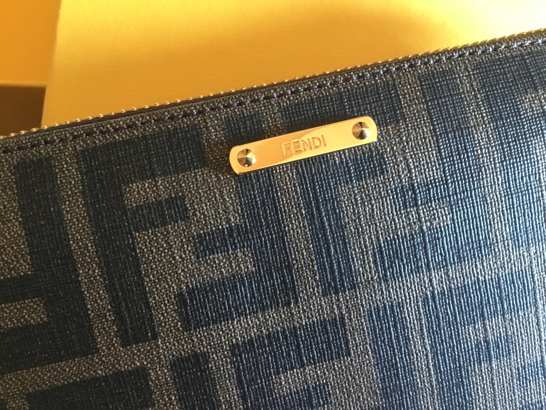 fendi-pochette-purse-catawiki