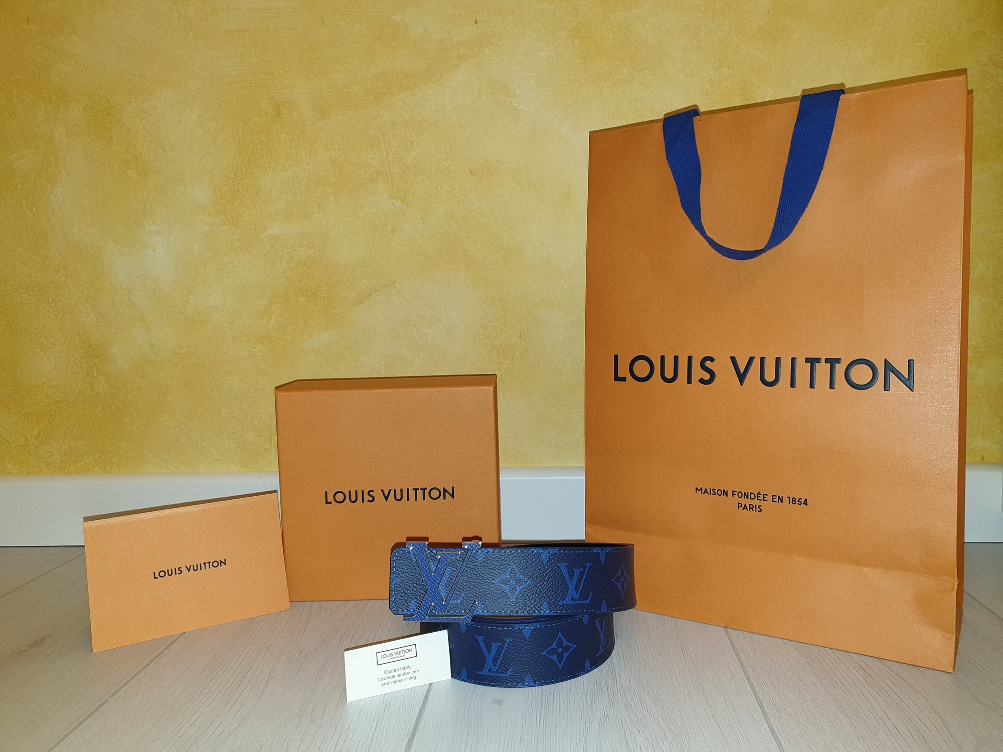 Louis Vuitton - Damier Azur LV Initiales - Belt - Catawiki