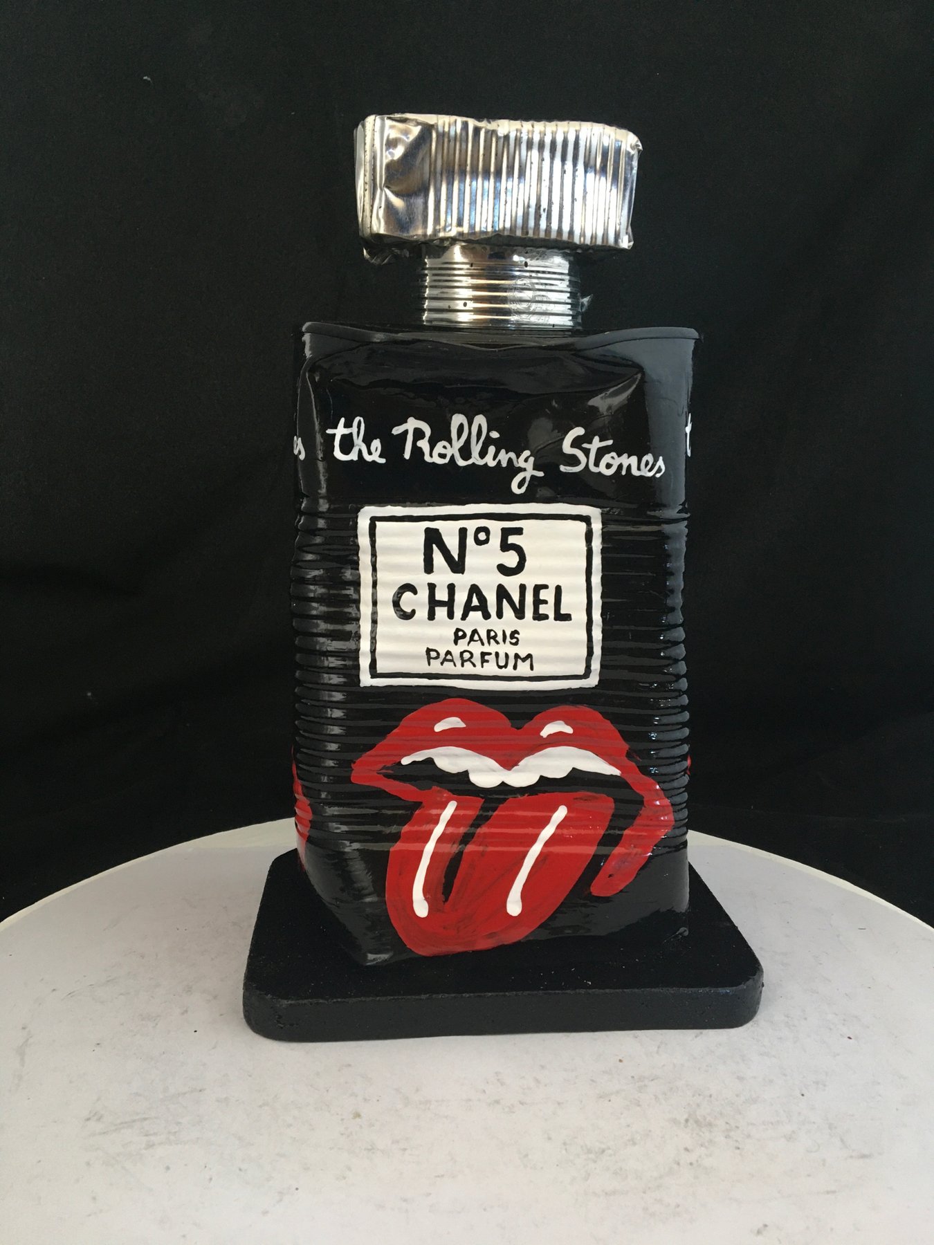 Norman Gekko (XX-XXI) - Giant Chanel N.5 Rolling Stones (Special Edition) -  Catawiki