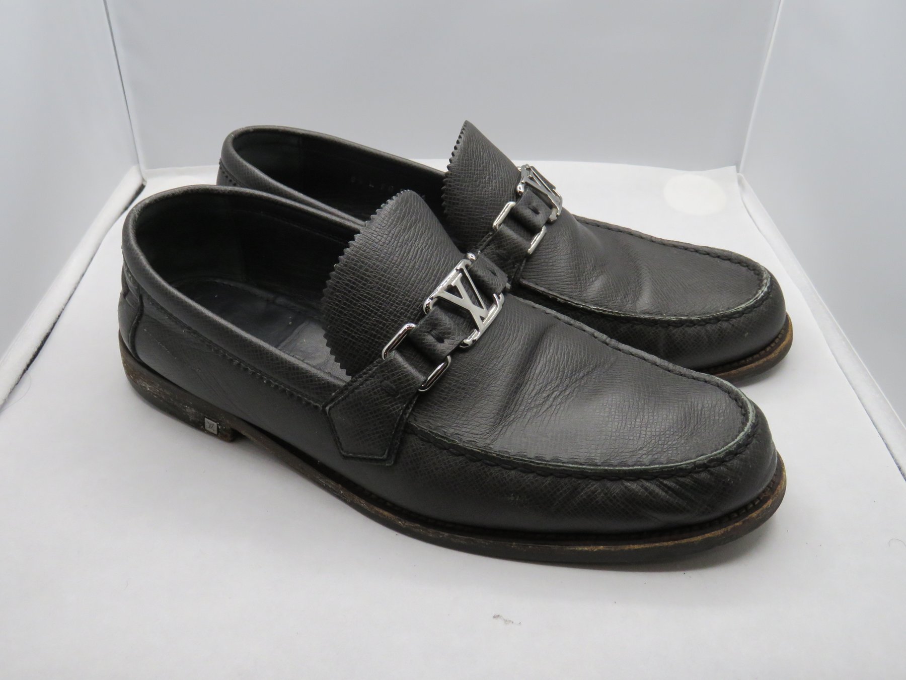 Louis Vuitton - Loafers - Size: Shoes / EU 43.5, UK 8,5 - Catawiki