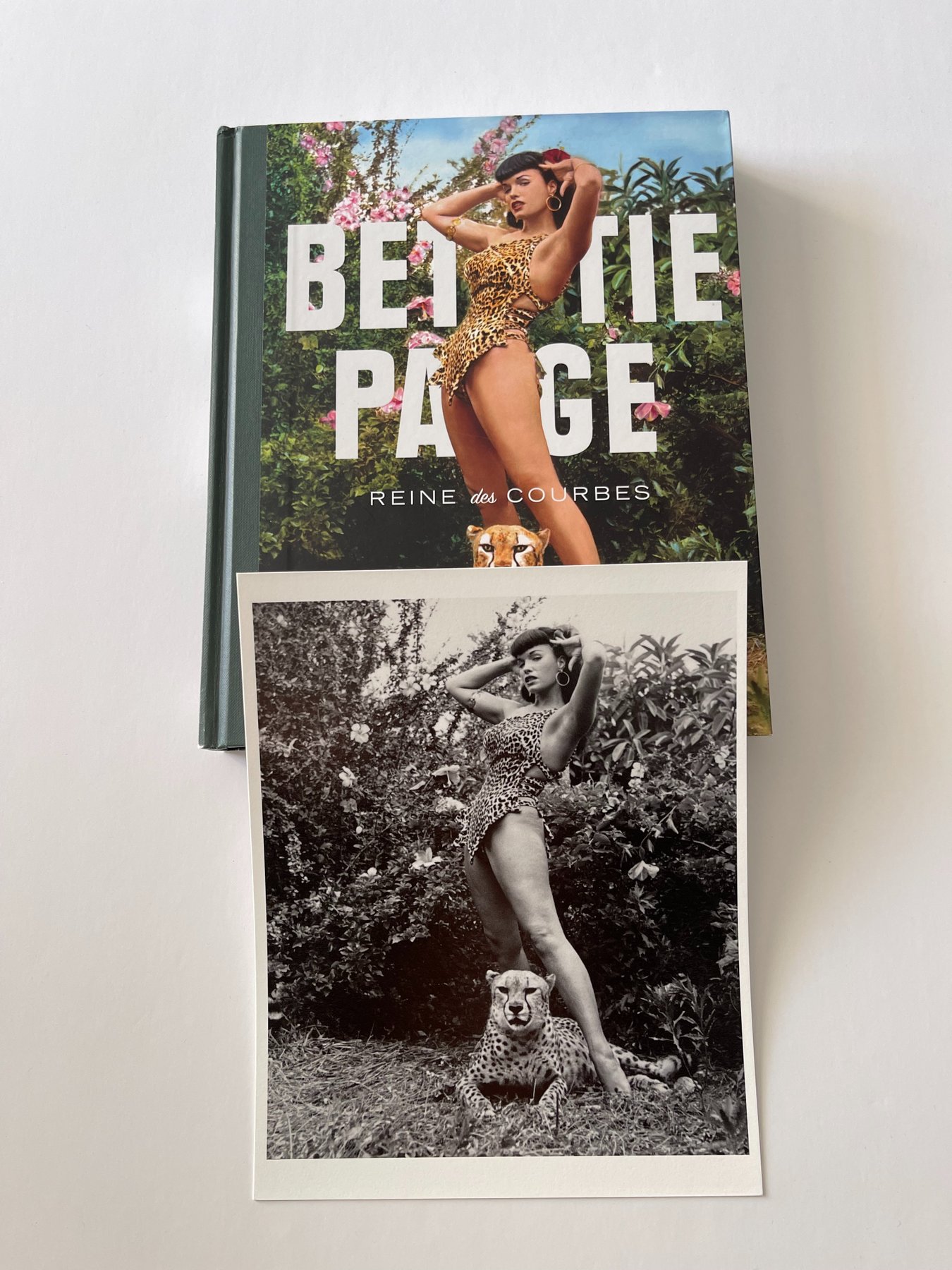 Bunny Yeager (1929-2014) - Pin-Up Bettie Page in Key Biscayne