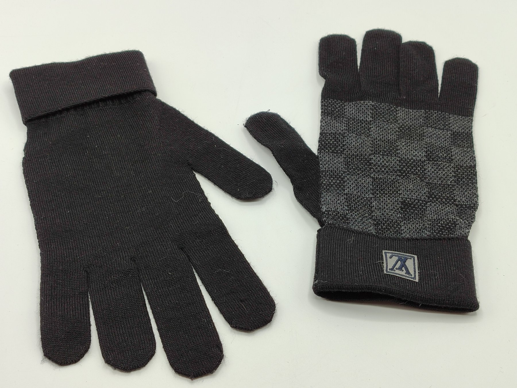 Louis Vuitton - Gloves - Catawiki