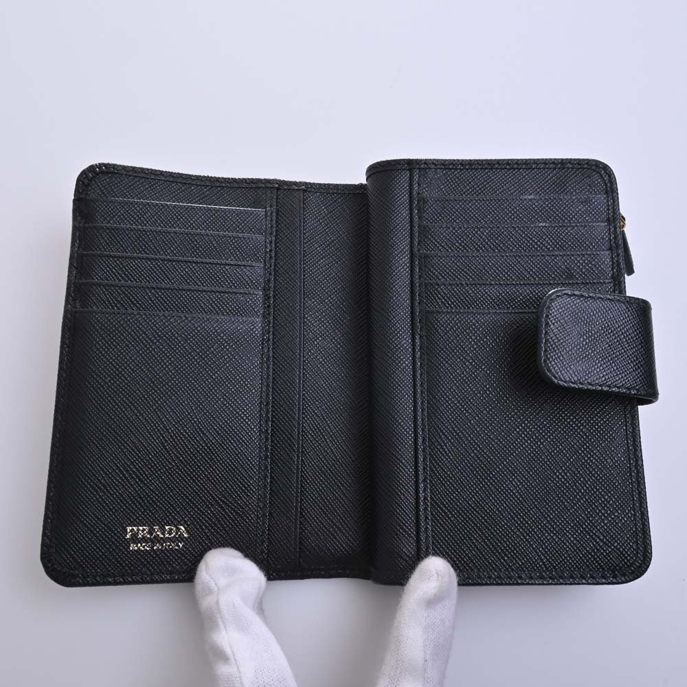 Used shop prada wallet